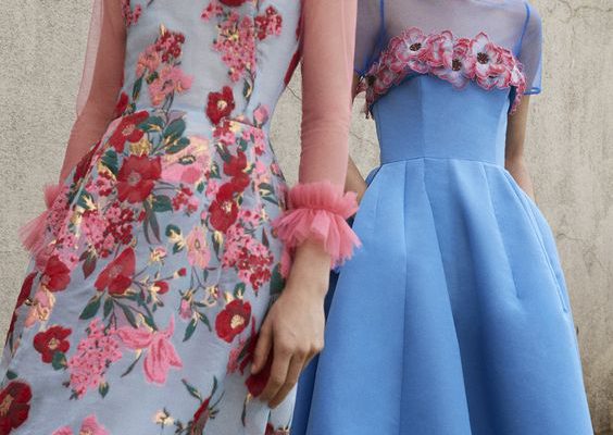 Kolorowe sukienki na wiosnę
